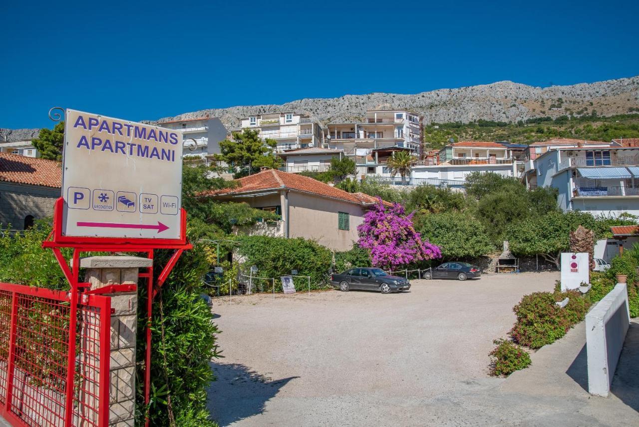 Apartments By The Sea Sumpetar, Omis - 2808 Dış mekan fotoğraf