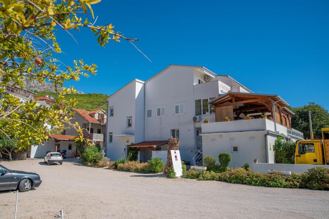 Apartments By The Sea Sumpetar, Omis - 2808 Dış mekan fotoğraf