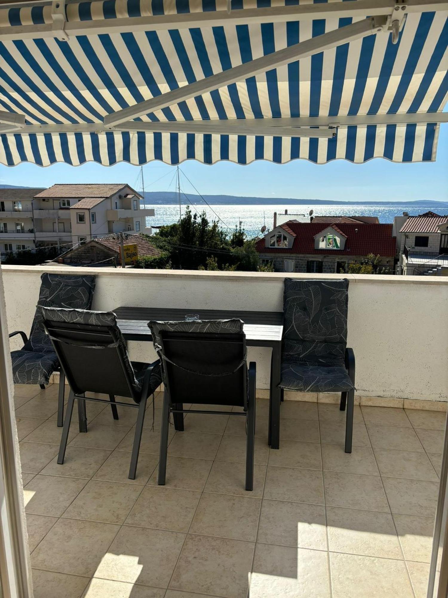 Apartments By The Sea Sumpetar, Omis - 2808 Dış mekan fotoğraf