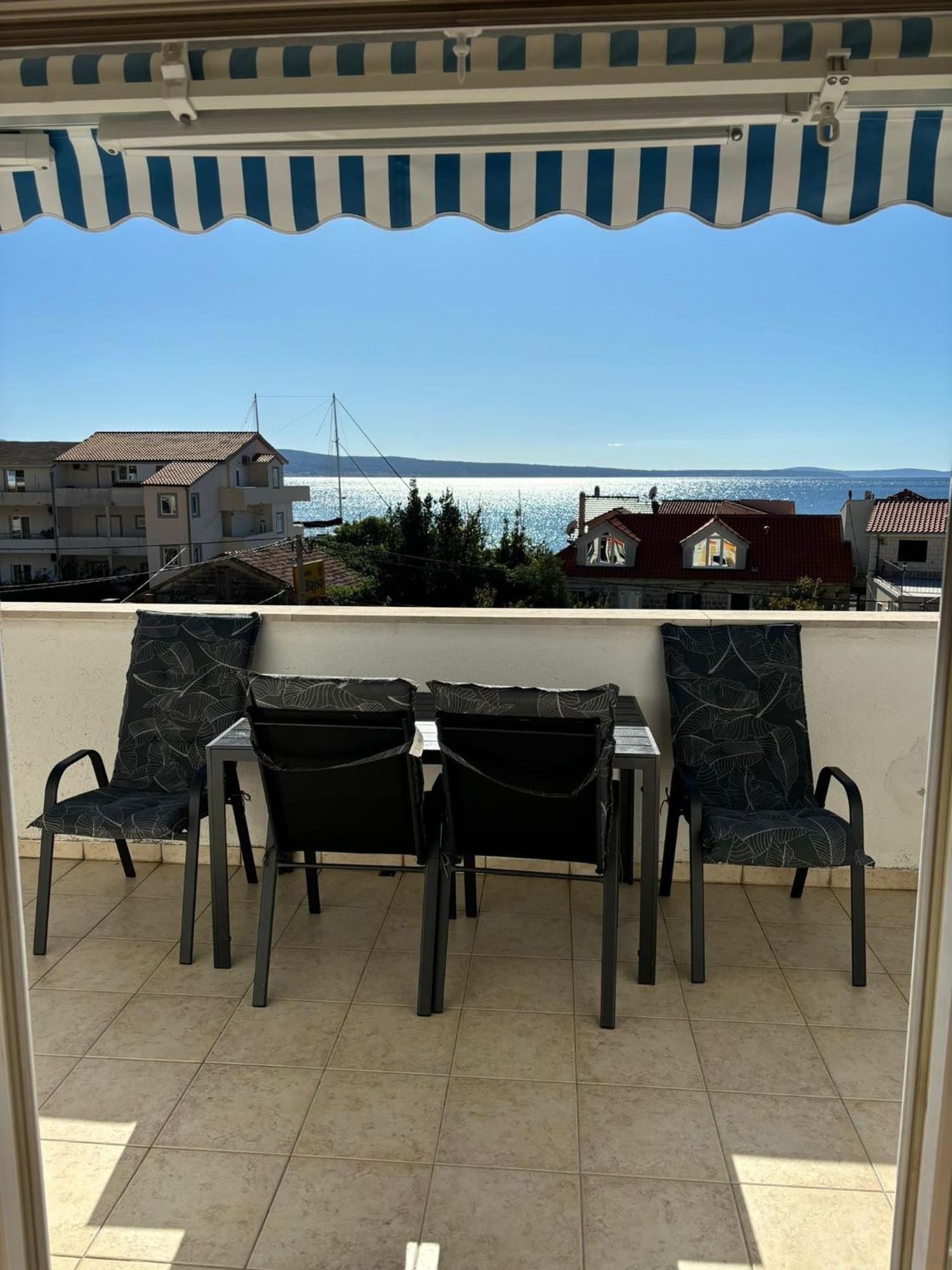 Apartments By The Sea Sumpetar, Omis - 2808 Dış mekan fotoğraf